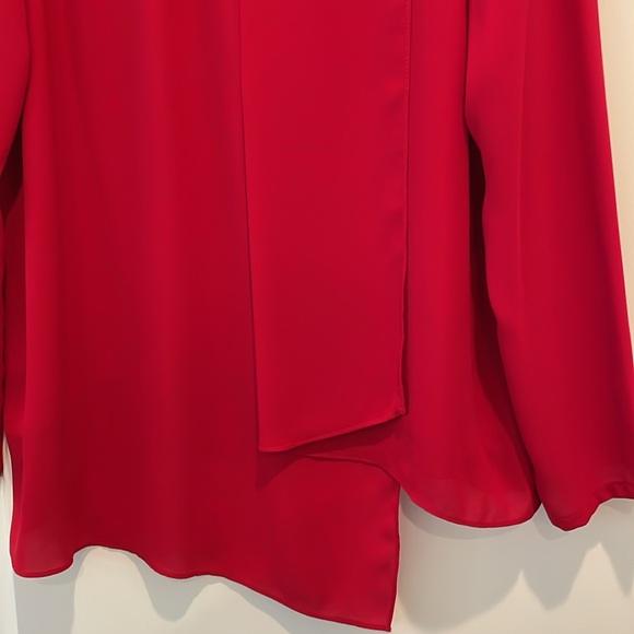 Karen Kane beautiful deep red tunic with multiple layers of variable lengths - Picture 3 of 4